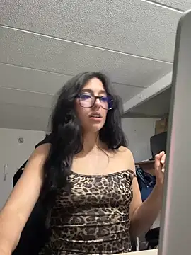 Snapshot of susi_chimm chatting on April 22, 2:36 am susi chimm online show from April 22, 2:36 am