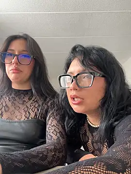Snapshot of susi_chimm chatting on May 2, 3:06 pm susi chimm online show from May 2, 3:06 pm