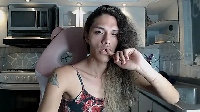 CrisOzzz online show from March 2, 8:48 pm