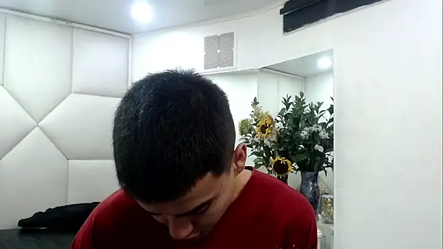 Snapshot of SanttiiBuck chatting on February 24, 1:09 pm SanttiiBuck online show from February 24, 1:09 pm