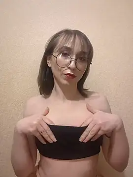 Ella17582 online show from February 27, 9:26 pm