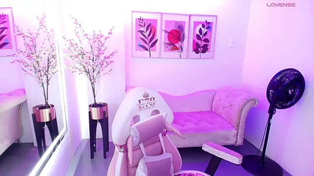 Chloe meoww online show from May 27, 12:13 pm