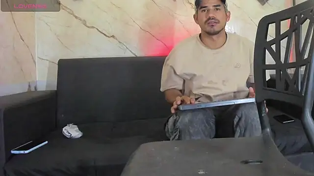 Latins on fire online show from March 18, 1:36 pm