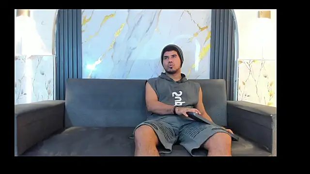 Snapshot of Latins_on_fire chatting on June 20, 11:35 am Latins on fire online show from June 20, 11:35 am