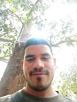 Snapshot of Latins_on_fire chatting on July 5, 6:59 pm Latins on fire online show from July 5, 6:59 pm