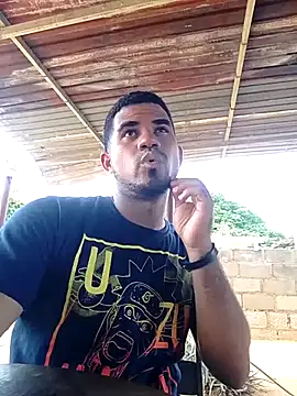 Snapshot of Latins_on_fire chatting on July 26, 4:58 pm Latins on fire online show from July 26, 4:58 pm