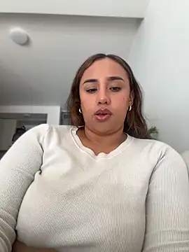 Eyssha online show from May 30, 3:42 pm