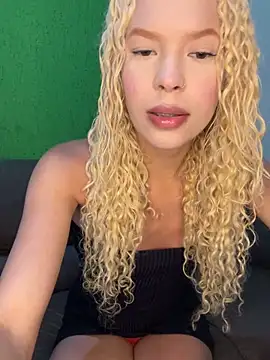 loirinha atrevida online show from April 16, 2:51 pm