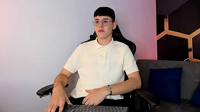 IanBlake  online show from March 2, 9:10 pm