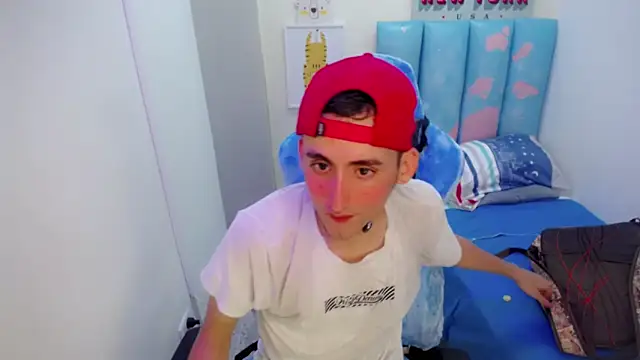 Snapshot of Houston_bby_ chatting on March 1, 8:11 pm Houston bby online show from March 1, 8:11 pm