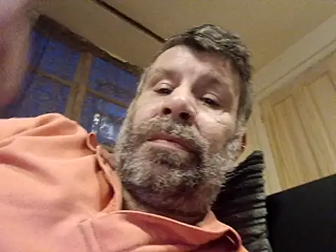 Snapshot of stud2512 chatting on April 18, 7:18 pm stud2512 online show from April 18, 7:18 pm