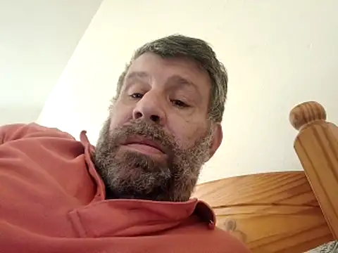 Snapshot of stud2512 chatting on April 19, 8:13 am stud2512 online show from April 19, 8:13 am