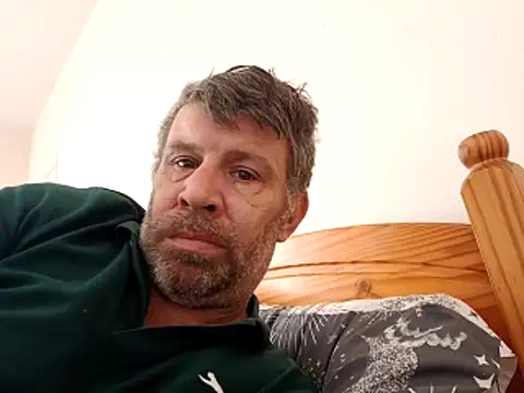 Snapshot of stud2512 chatting on April 25, 12:19 pm stud2512 online show from April 25, 12:19 pm