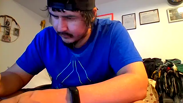 Snapshot of Bouncywarrior chatting on February 22, 4:13 am Bouncywarrior online show from February 22, 4:13 am