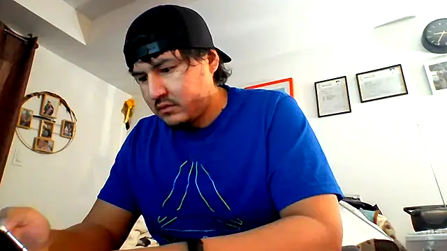 Snapshot of Bouncywarrior chatting on March 2, 2:36 am Bouncywarrior online show from March 2, 2:36 am