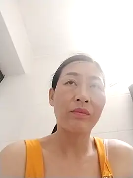 lris-Beauty77 online show from April 2, 9:01 pm