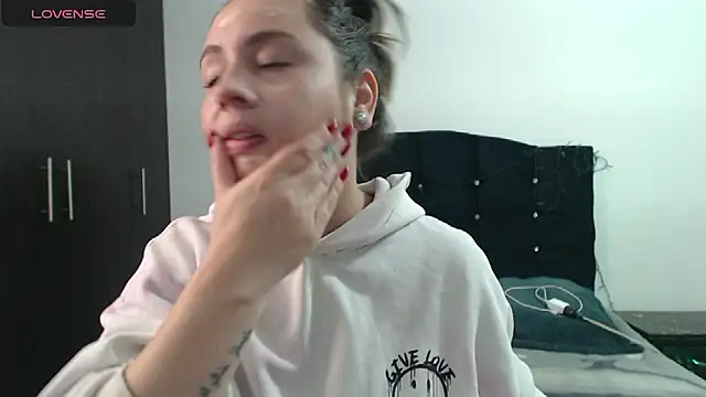 Snapshot of Ana__arms chatting on February 25, 2:05 pm Ana arms online show from February 25, 2:05 pm