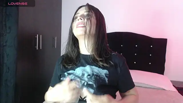 Ana  arms online show from May 7, 5:40 pm