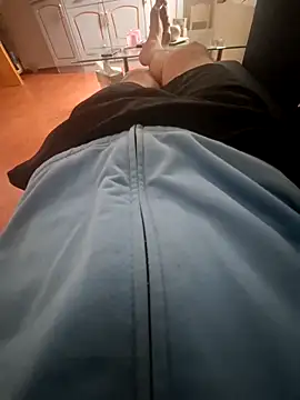 Snapshot of paulucio8 chatting on February 22, 11:09 am paulucio8 online show from February 22, 11:09 am