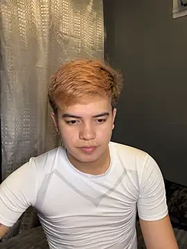 Snapshot of urbigcutienasio chatting on August 4, 4:31 pm urbigcutienasio online show from August 4, 4:31 pm