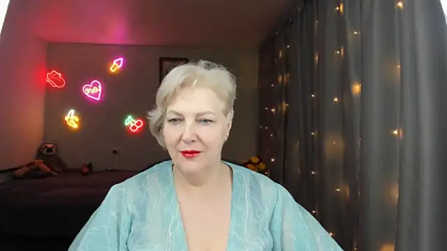 Mary-Leee online show from May 29, 4:38 pm