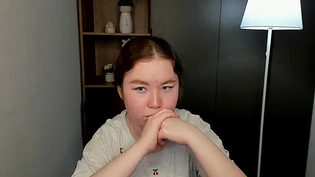 Snapshot of VelvaRomiro chatting on February 23, 8:33 am VelvaRomiro online show from February 23, 8:33 am