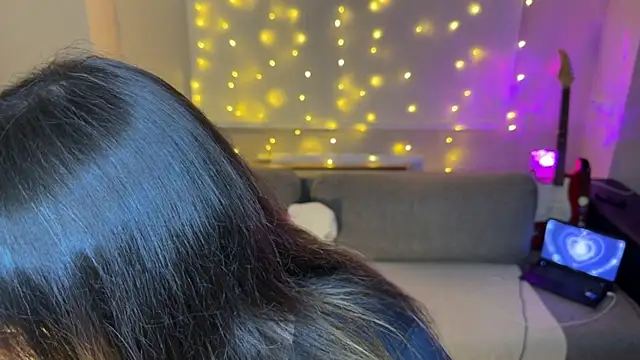 Snapshot of RiotKitten1 chatting on February 28, 10:22 pm RiotKitten1 online show from February 28, 10:22 pm