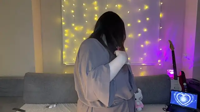 Snapshot of RiotKitten1 chatting on March 2, 12:35 am RiotKitten1 online show from March 2, 12:35 am