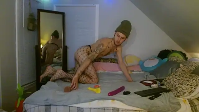 Snapshot of SPICY_KITTY69 chatting on March 3, 1:01 am SPICY KITTY69 online show from March 3, 1:01 am