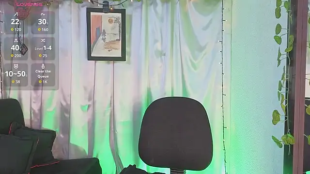 LeanaMaturee online show from March 28, 12:05 pm