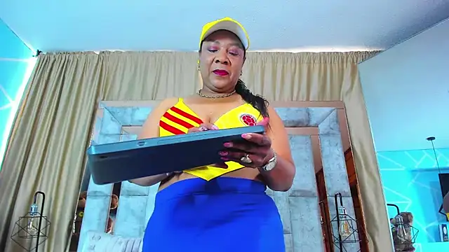 sharon noa online show from June 11, 2:26 pm