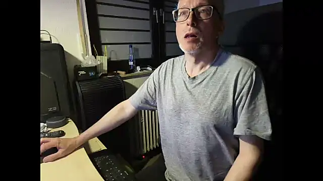 loenne1 online show from April 18, 8:53 pm