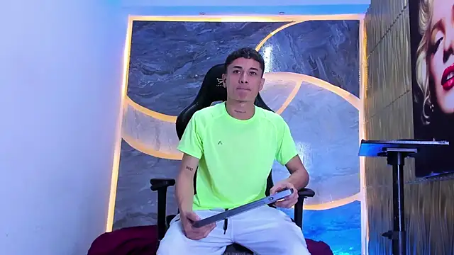 Matheus Ic  online show from February 25, 7:56 pm