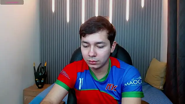 Julian Smith21 online show from March 23, 2:59 am