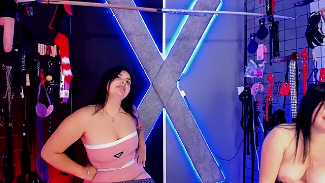 Snapshot of Sheila_BDSM_ chatting on April 3, 3:32 pm Sheila BDSM online show from April 3, 3:32 pm