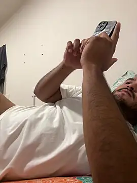 Snapshot of CEESNURO chatting on March 2, 10:38 pm CEESNURO online show from March 2, 10:38 pm