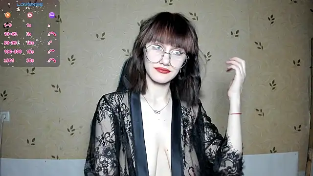NicoleDaviss online show from May 28, 7:22 pm