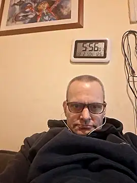Snapshot of Supermoto000 chatting on February 22, 4:57 am Supermoto000 online show from February 22, 4:57 am