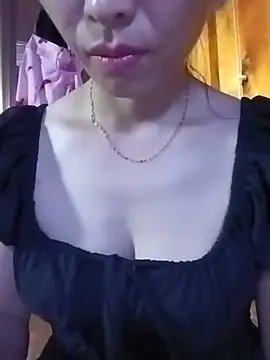Snapshot of hd_love69 chatting on June 18, 10:52 am hd love69 online show from June 18, 10:52 am