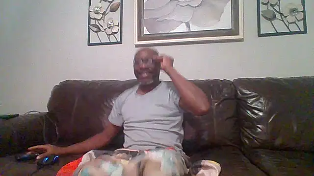 Snapshot of TerryStyles chatting on May 30, 5:59 am TerryStyles online show from May 30, 5:59 am