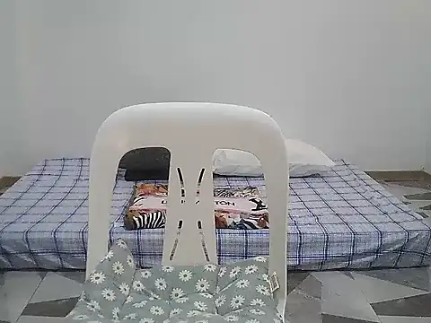 Snapshot of AngelaRose26 chatting on March 2, 12:13 am AngelaRose26 online show from March 2, 12:13 am