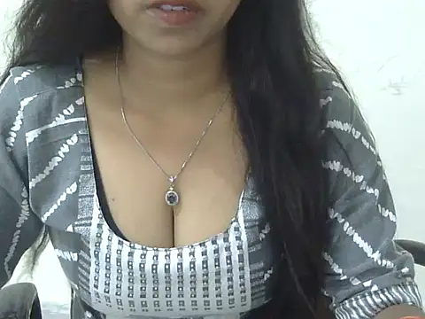cute momo love online show from July 5, 4:41 am