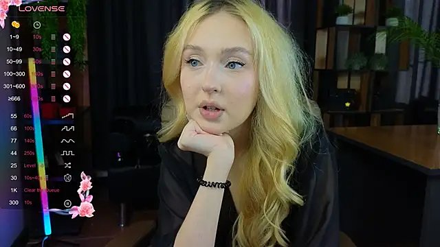 Snapshot of Marta_Joy chatting on March 2, 5:08 am Marta Joy online show from March 2, 5:08 am