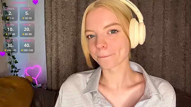 Snapshot of Marry_Sornatiko chatting on June 24, 2:05 pm Marry Sornatiko online show from June 24, 2:05 pm