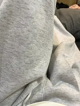 Snapshot of NniuAh chatting on February 24, 10:35 am NniuAh online show from February 24, 10:35 am