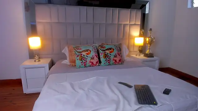 Snapshot of Tiffanyy_Lam chatting on March 2, 10:05 pm Tiffanyy Lam online show from March 2, 10:05 pm