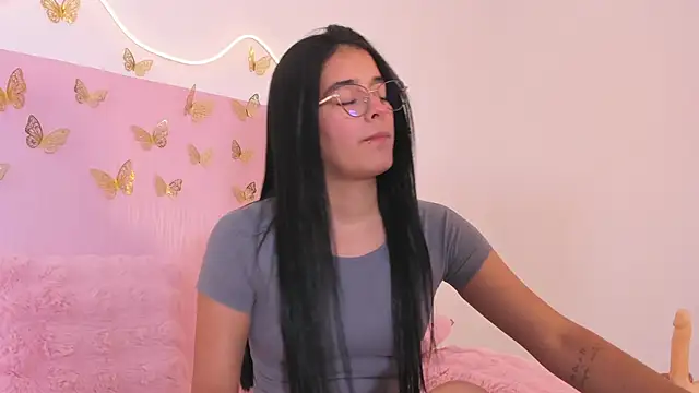 Snapshot of Isaa-queen chatting on April 15, 8:09 pm Isaa-queen online show from April 15, 8:09 pm