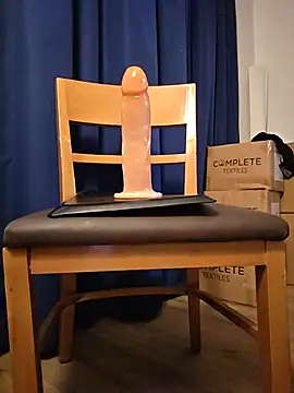 Snapshot of sissy2727 chatting on June 10, 1:50 am sissy2727 online show from June 10, 1:50 am