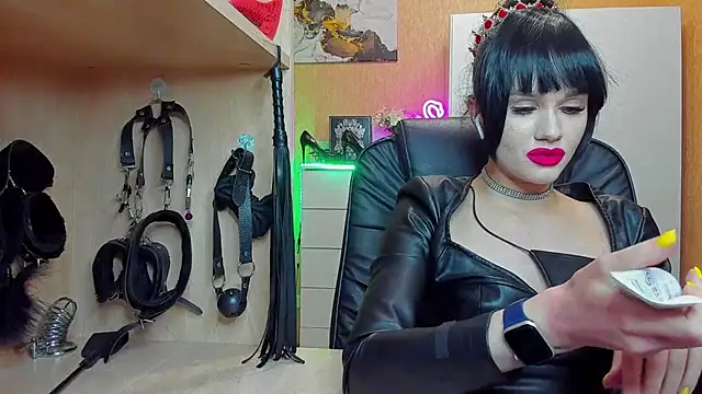 Snapshot of KristiTopxx chatting on October 15, 6:08 pm KristiTopxx online show from October 15, 6:08 pm