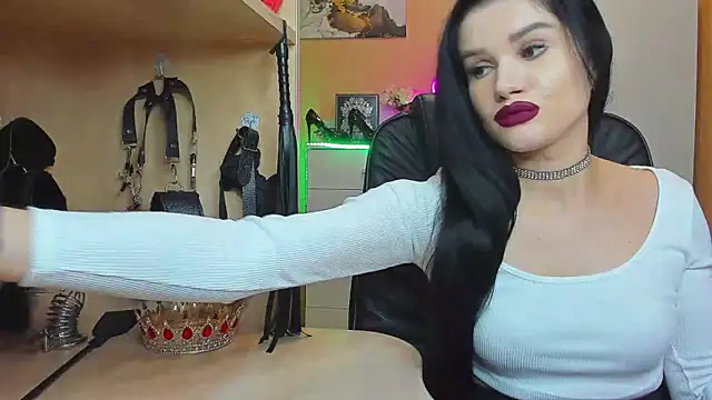 Snapshot of KristiTopxx chatting on October 17, 6:32 pm KristiTopxx online show from October 17, 6:32 pm